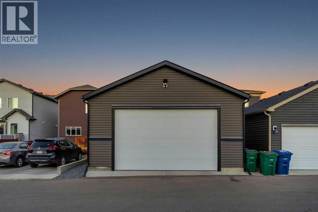 721 Chinook Gate Lane, Airdrie, Alberta  T4B 4W1 - Photo 44 - A2345786