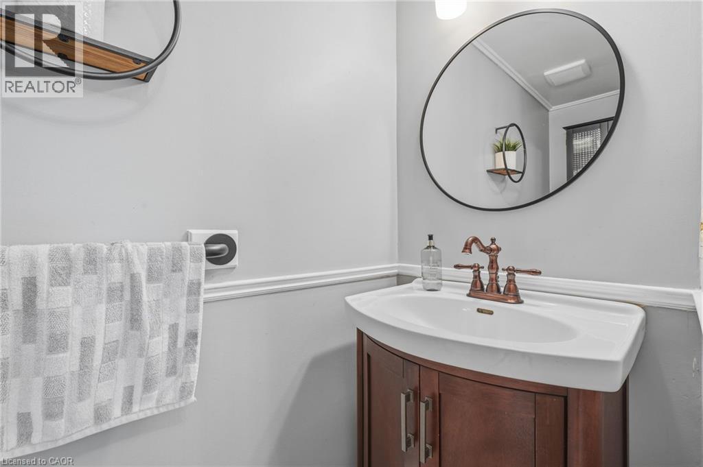 1058 Glenbrook Avenue, Oakville, Ontario  L6H 4A3 - Photo 14 - 40862521
