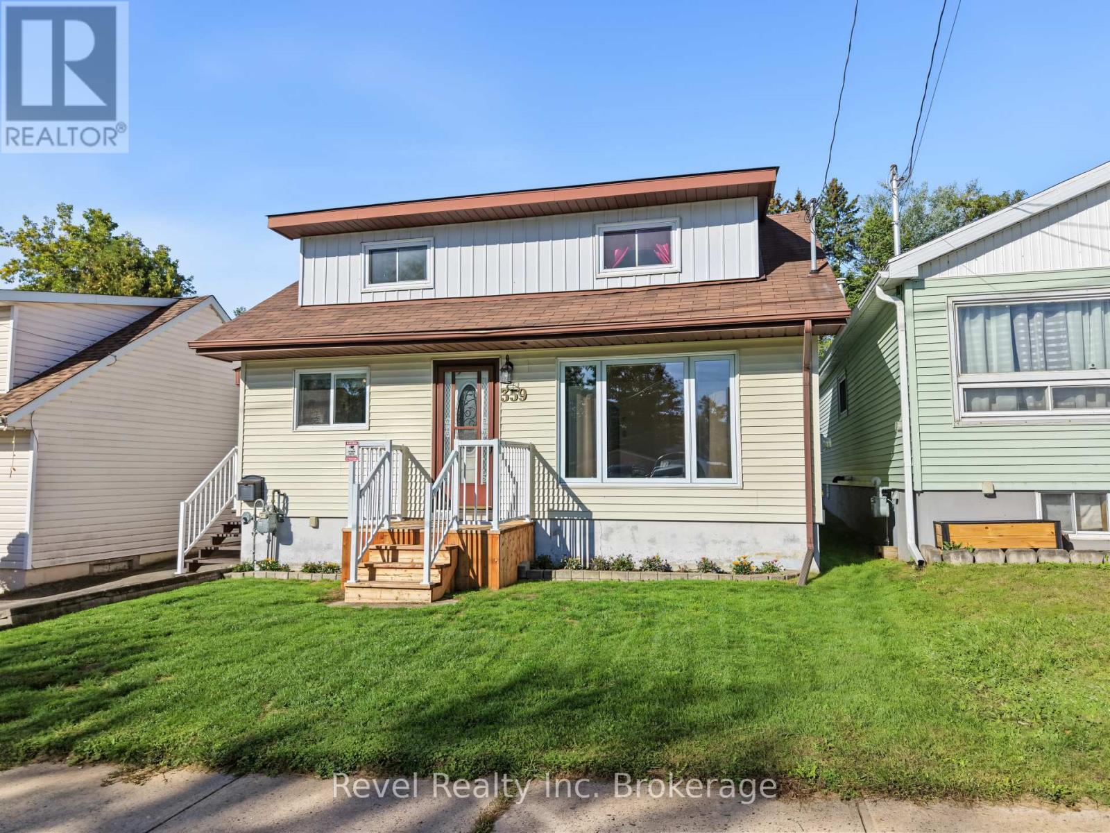 359 Duke Street W, North Bay, Ontario  P1B 6E9 - Photo 2 - X13807990