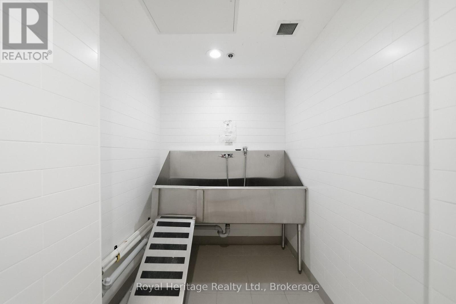 106 - 21 Brookhouse Drive, Clarington, Ontario L1B 0V4 - Photo 33 - E13808000