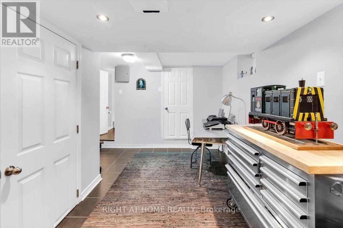 292 Arlington Avenue, Toronto, Ontario  M6C 2Z7 - Photo 28 - C13807998