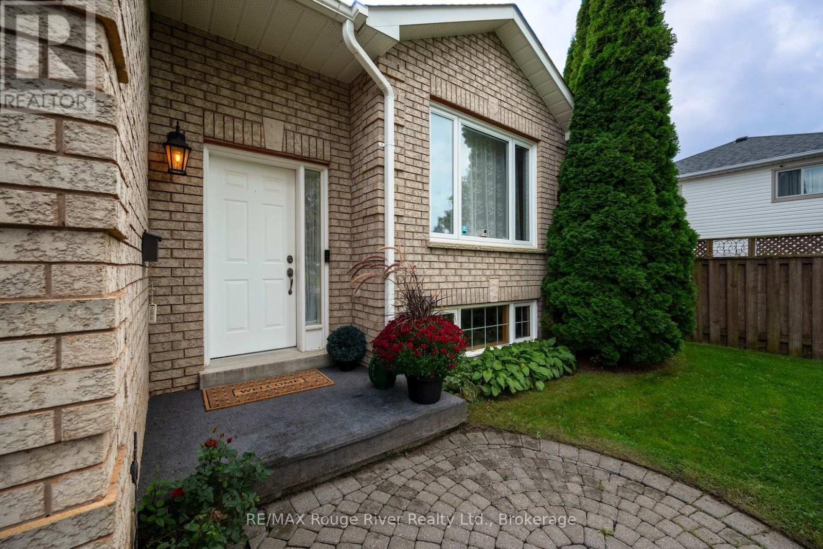 792 Greer Crescent, Cobourg, Ontario  K9A 5N8 - Photo 2 - X13808026