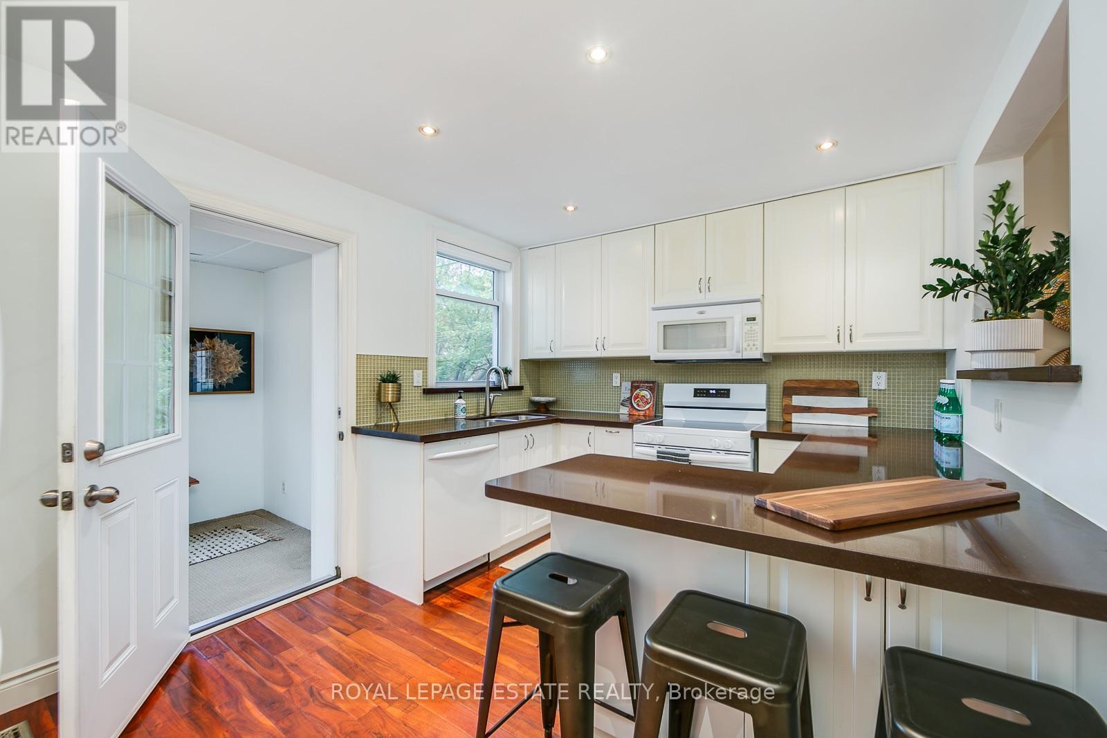 98 Malvern Avenue N, Toronto, Ontario  M4E 3E5 - Photo 14 - E13807978