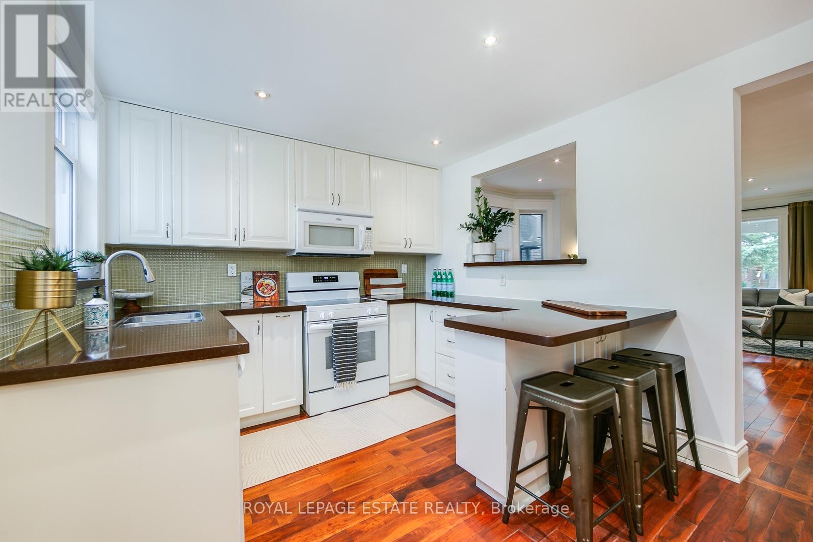 98 Malvern Avenue N, Toronto, Ontario  M4E 3E5 - Photo 16 - E13807978