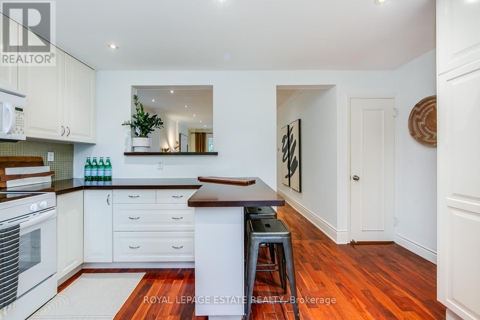 98 Malvern Avenue N, Toronto, Ontario  M4E 3E5 - Photo 17 - E13807978