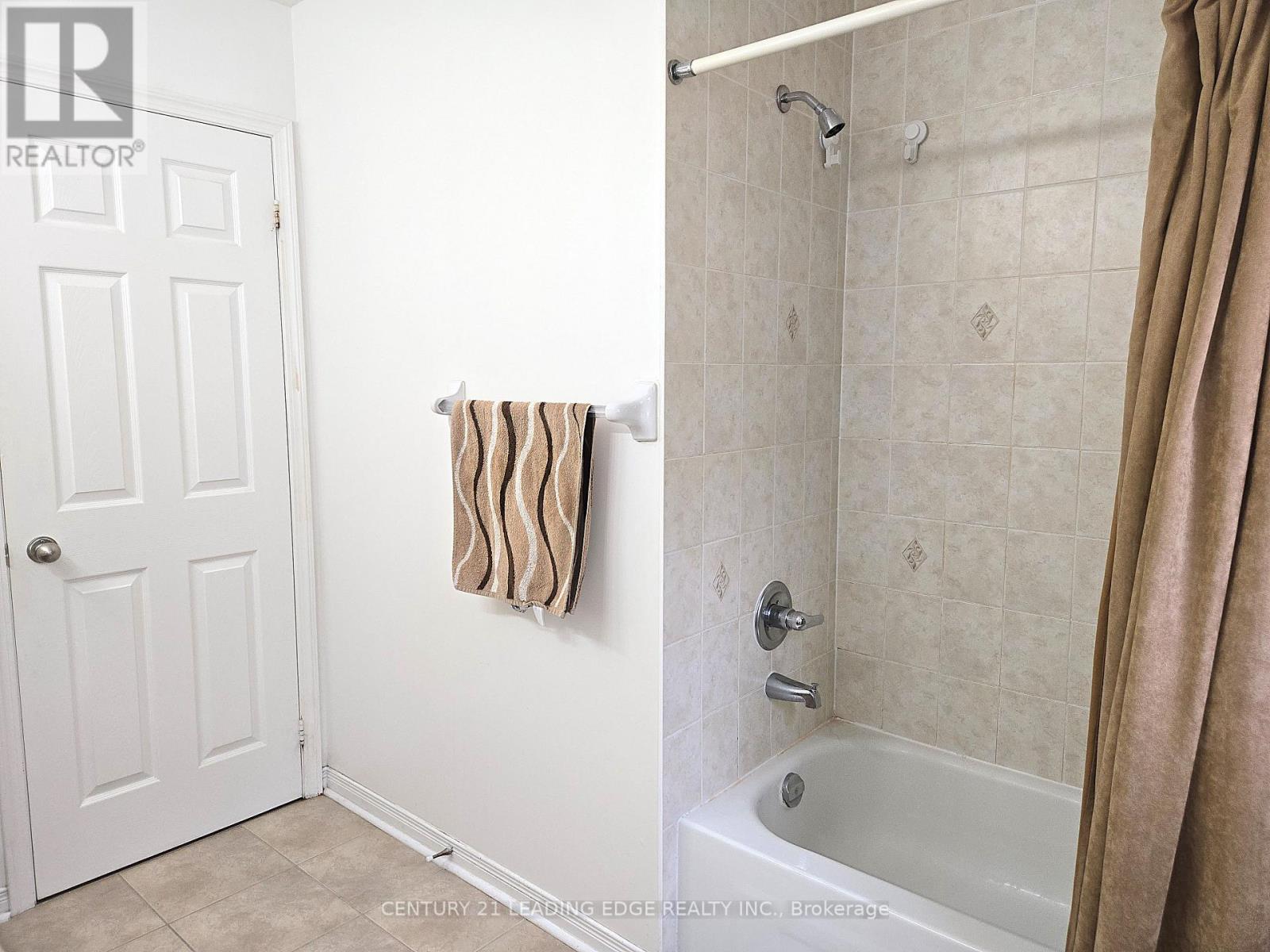 22 Westgate Avenue, Ajax, Ontario  L1Z 1R8 - Photo 22 - E13808006