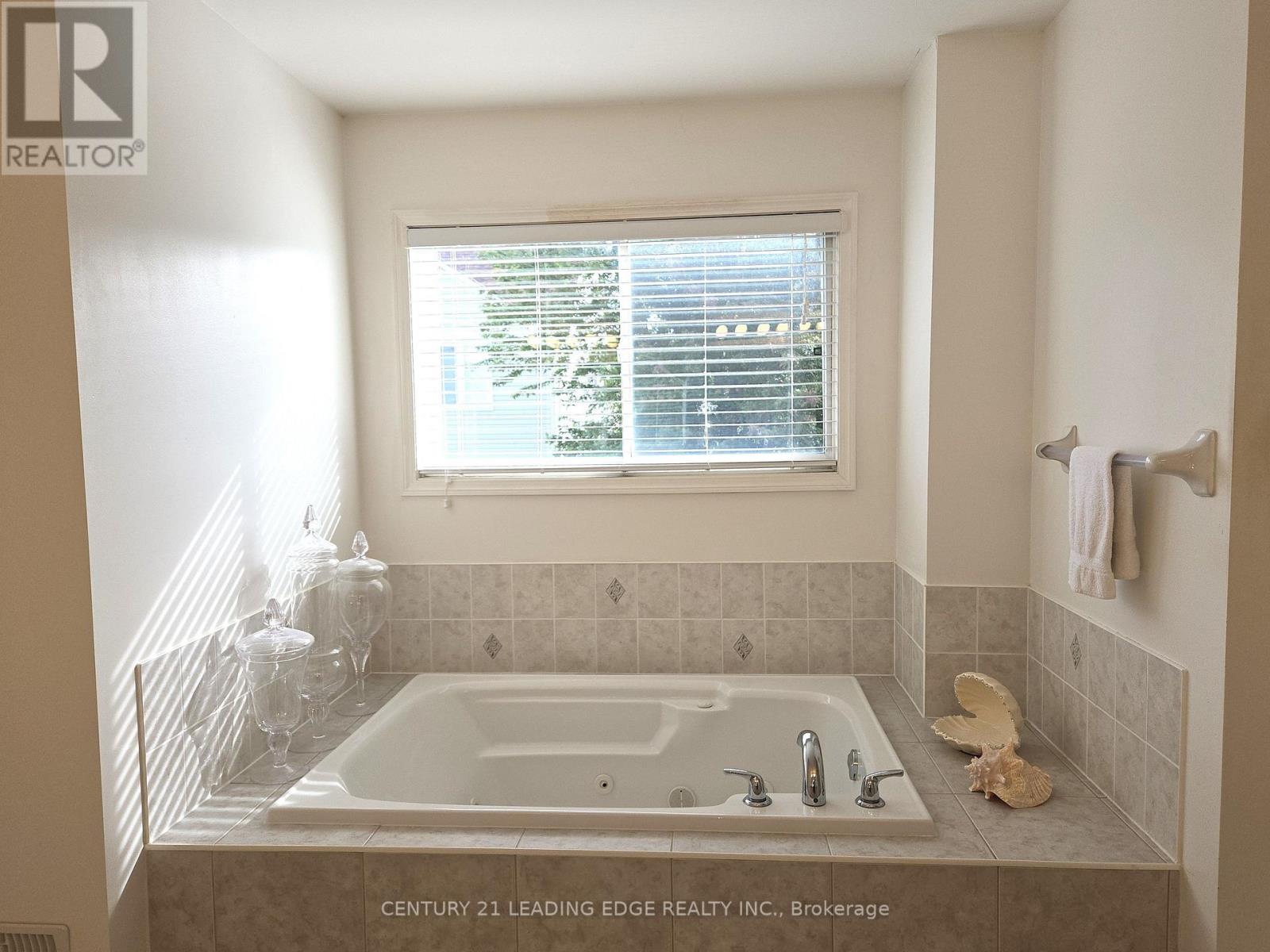 22 Westgate Avenue, Ajax, Ontario  L1Z 1R8 - Photo 26 - E13808006