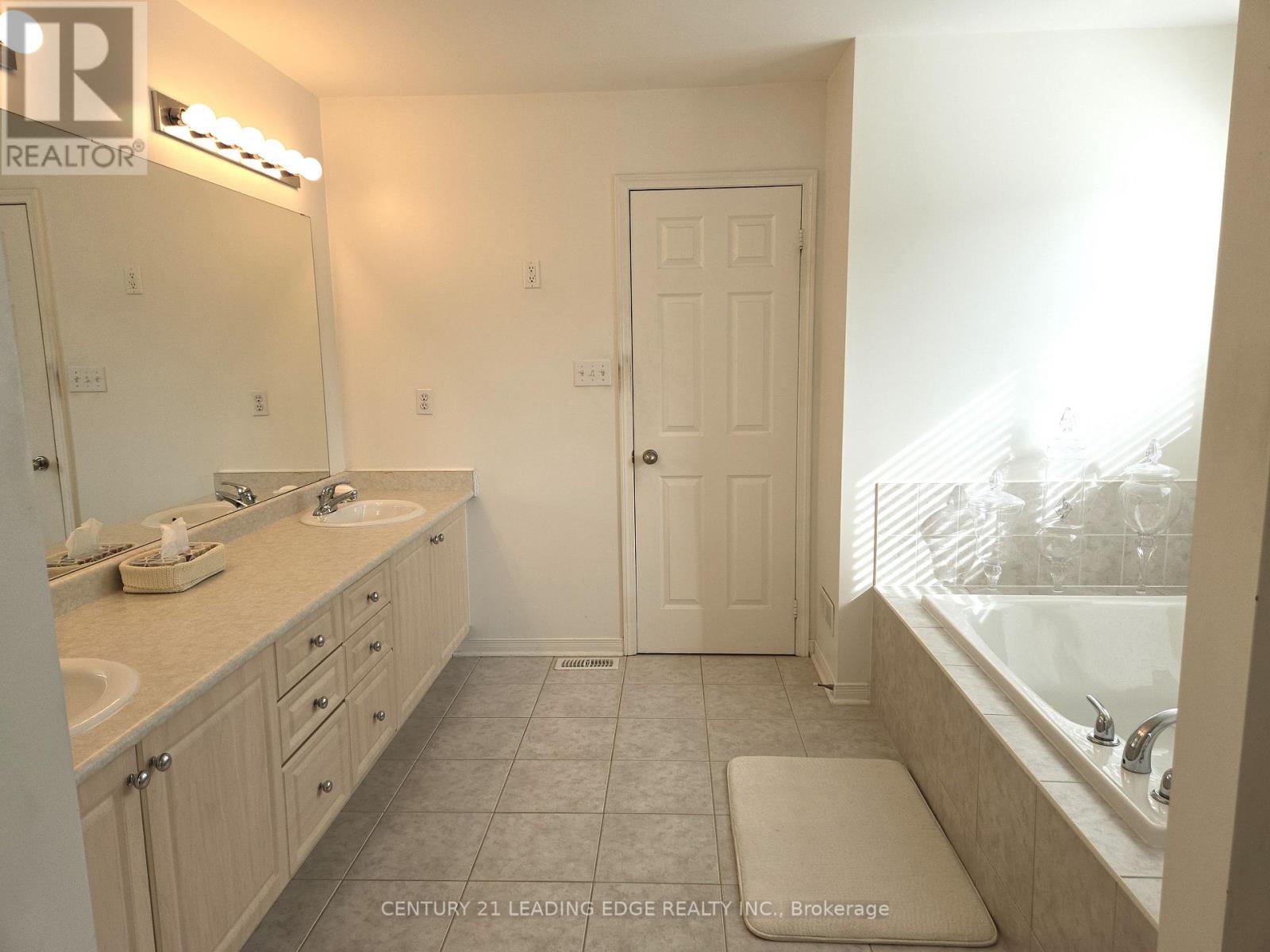 22 Westgate Avenue, Ajax, Ontario  L1Z 1R8 - Photo 28 - E13808006