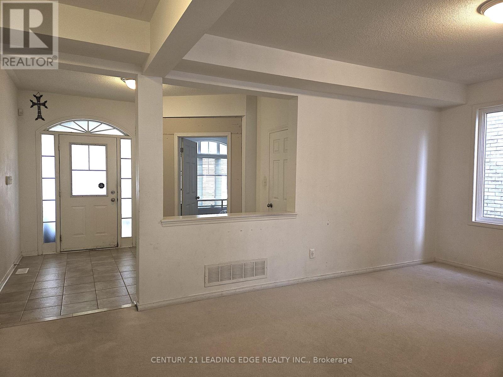 22 Westgate Avenue, Ajax, Ontario  L1Z 1R8 - Photo 4 - E13808006