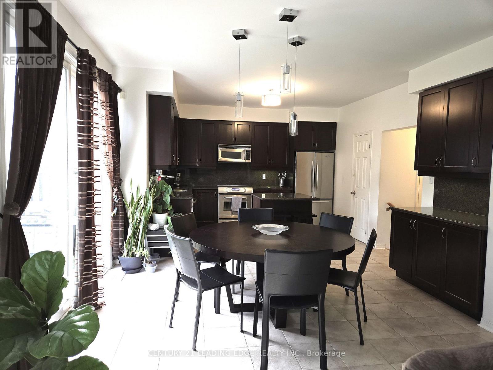 22 Westgate Avenue, Ajax, Ontario  L1Z 1R8 - Photo 7 - E13808006