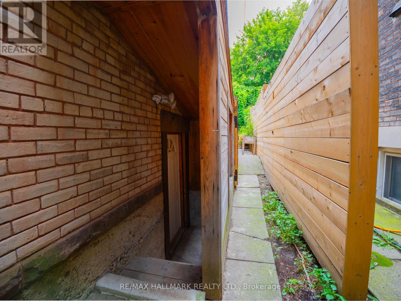 507 Logan Avenue, Toronto, Ontario  M4K 3B2 - Photo 44 - E13808068