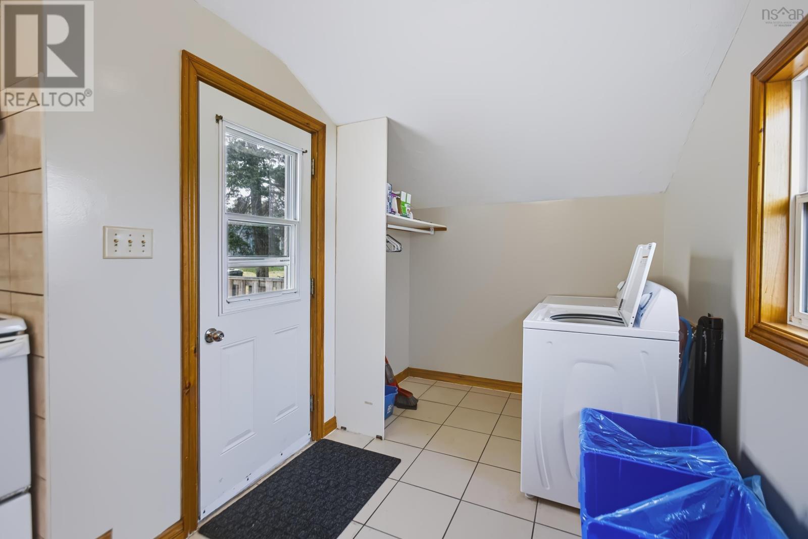 17 East Pleasant Street, Amherst, Nova Scotia  B4H 1M6 - Photo 11 - 202623888