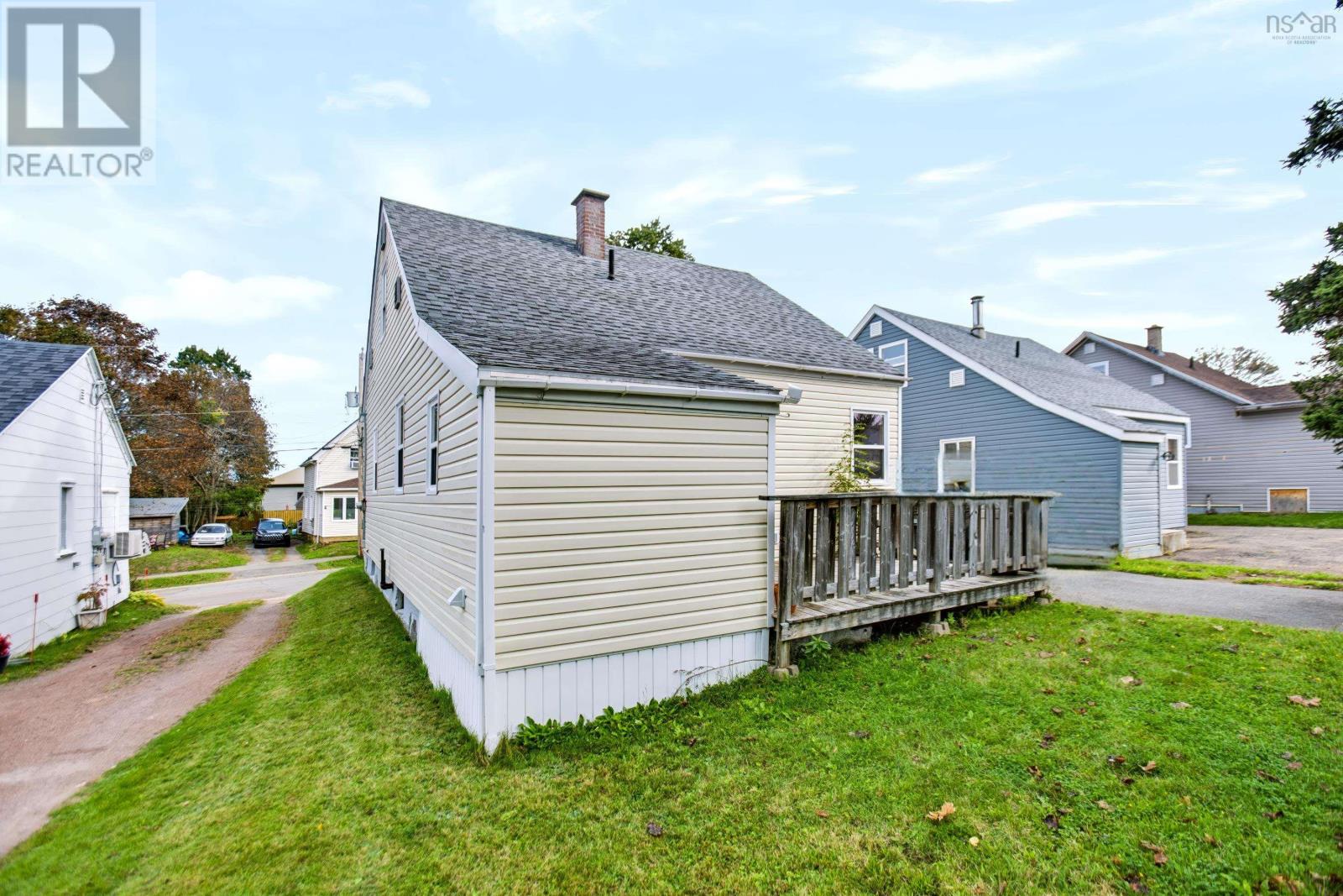 17 East Pleasant Street, Amherst, Nova Scotia  B4H 1M6 - Photo 4 - 202623888