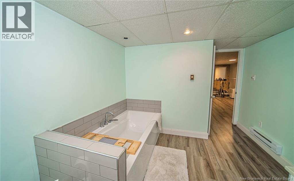 35 Walker Street, Fredericton, New Brunswick  E3A 3E2 - Photo 32 - NB148016