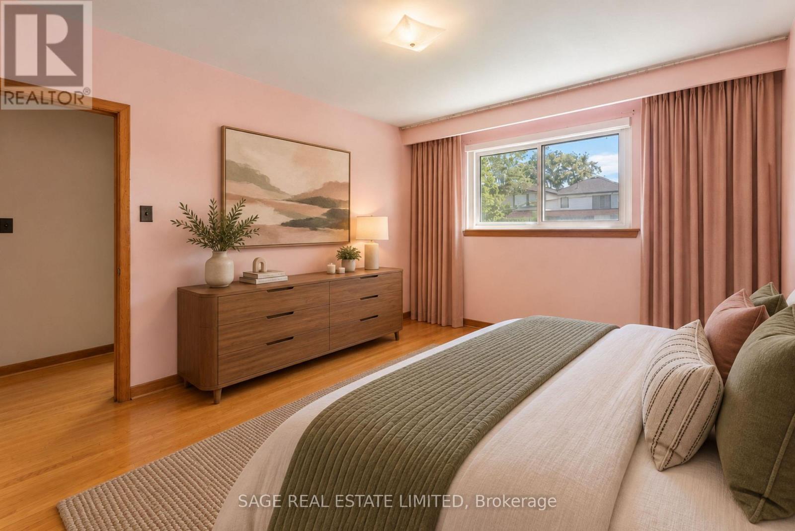 21 Debby Court, Toronto, Ontario  M9N 2L7 - Photo 11 - W13807988