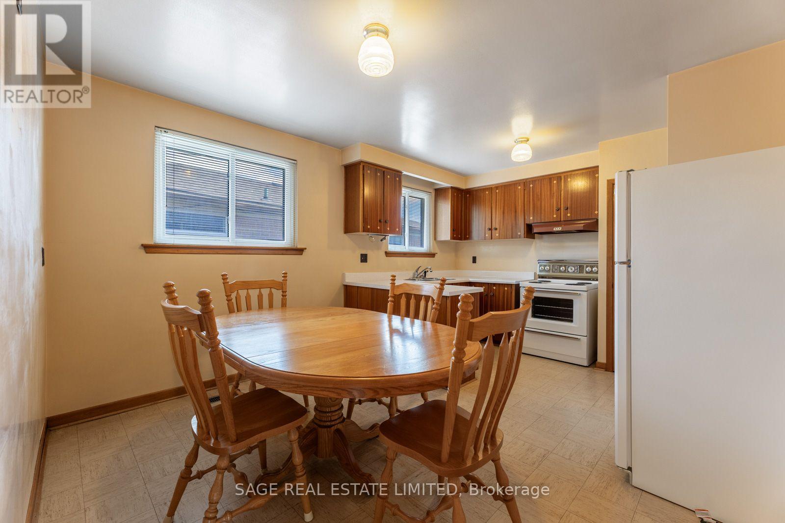 21 Debby Court, Toronto, Ontario  M9N 2L7 - Photo 27 - W13807988