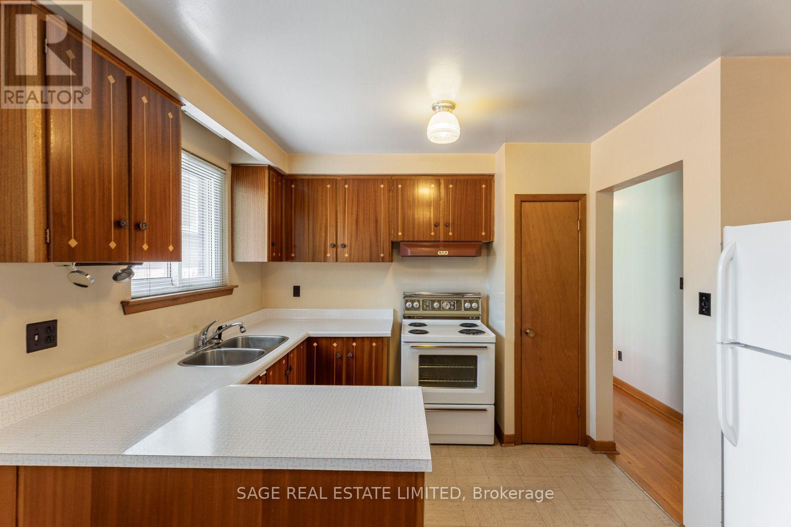 21 Debby Court, Toronto, Ontario  M9N 2L7 - Photo 28 - W13807988