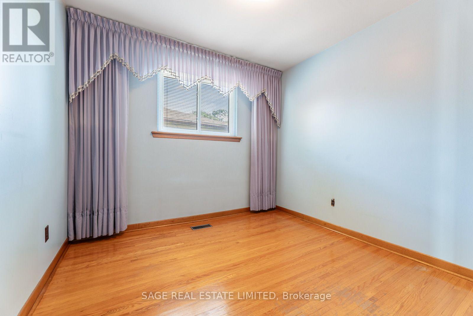 21 Debby Court, Toronto, Ontario  M9N 2L7 - Photo 29 - W13807988