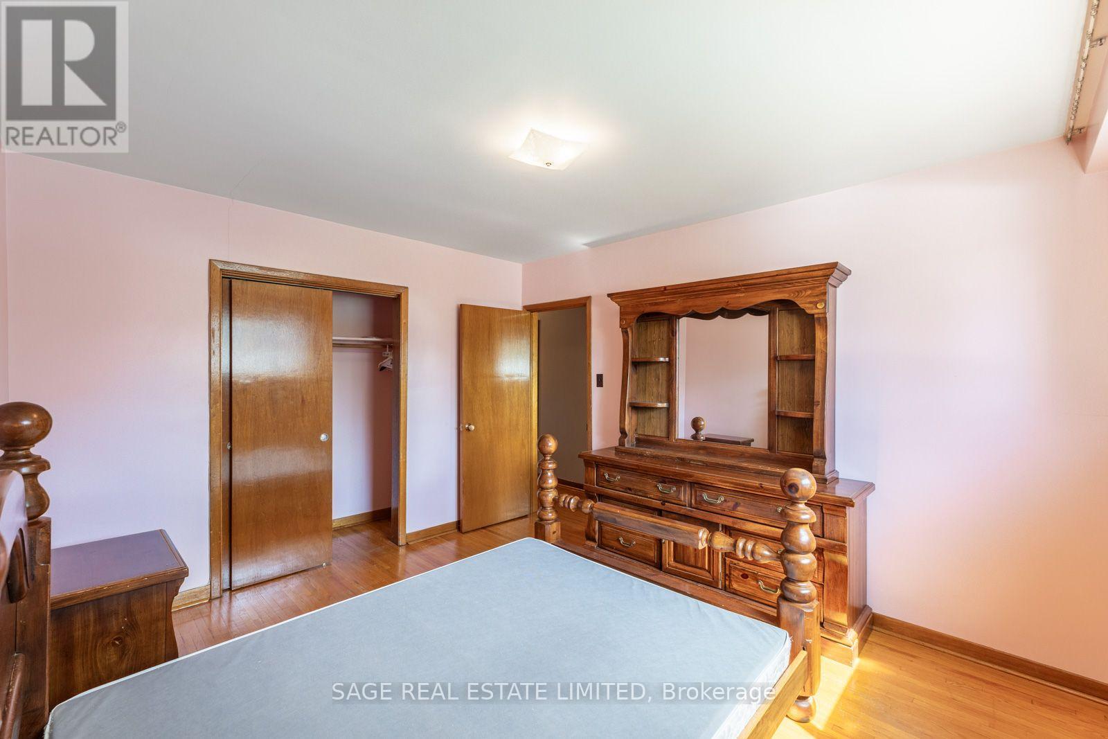 21 Debby Court, Toronto, Ontario  M9N 2L7 - Photo 31 - W13807988