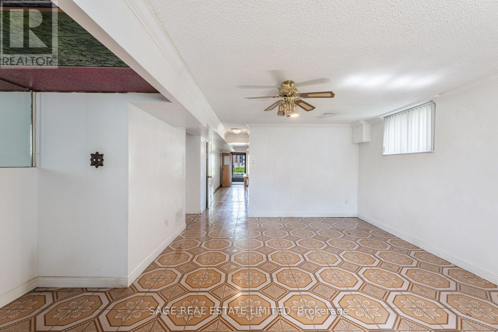 21 Debby Court, Toronto, Ontario  M9N 2L7 - Photo 35 - W13807988