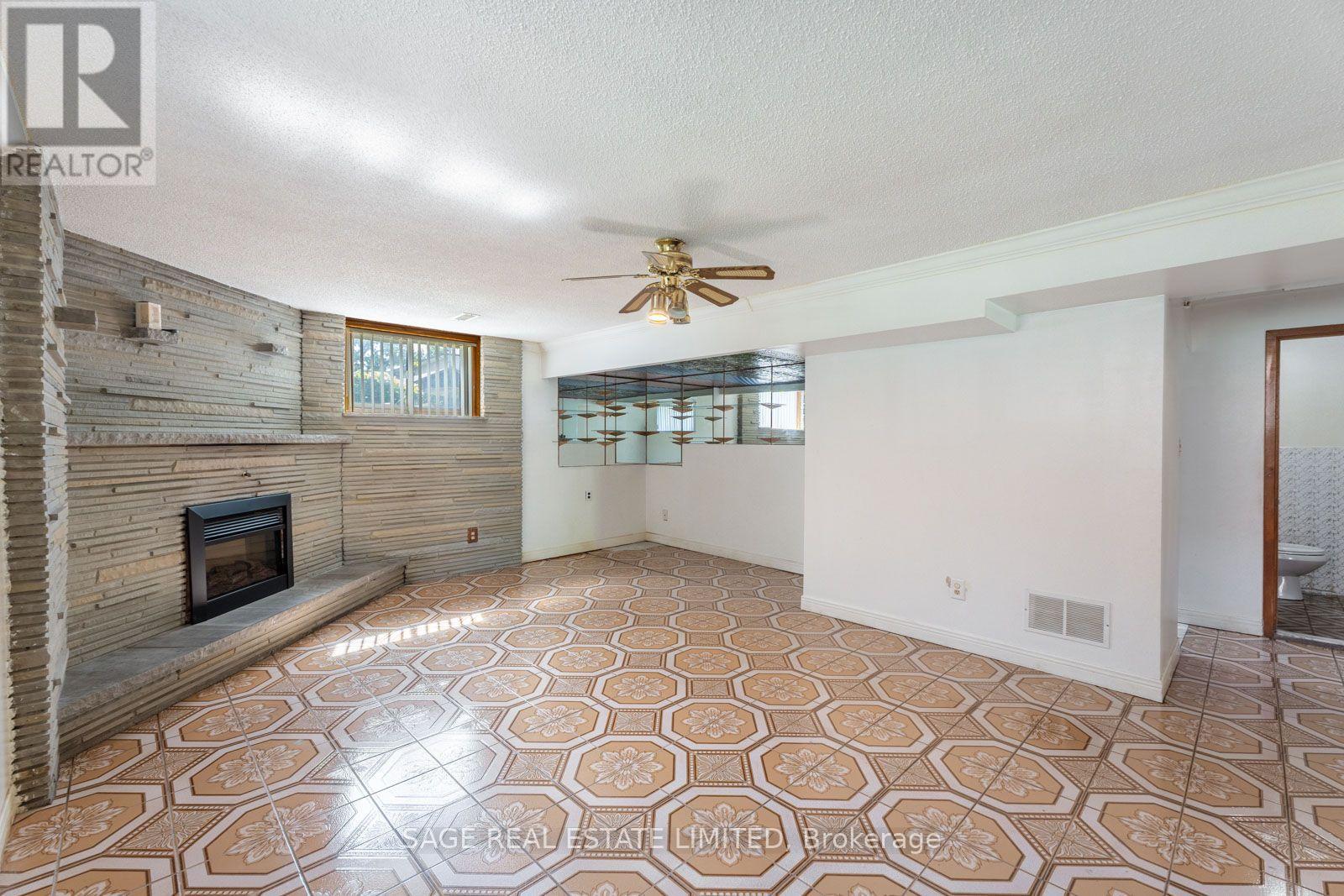 21 Debby Court, Toronto, Ontario  M9N 2L7 - Photo 37 - W13807988
