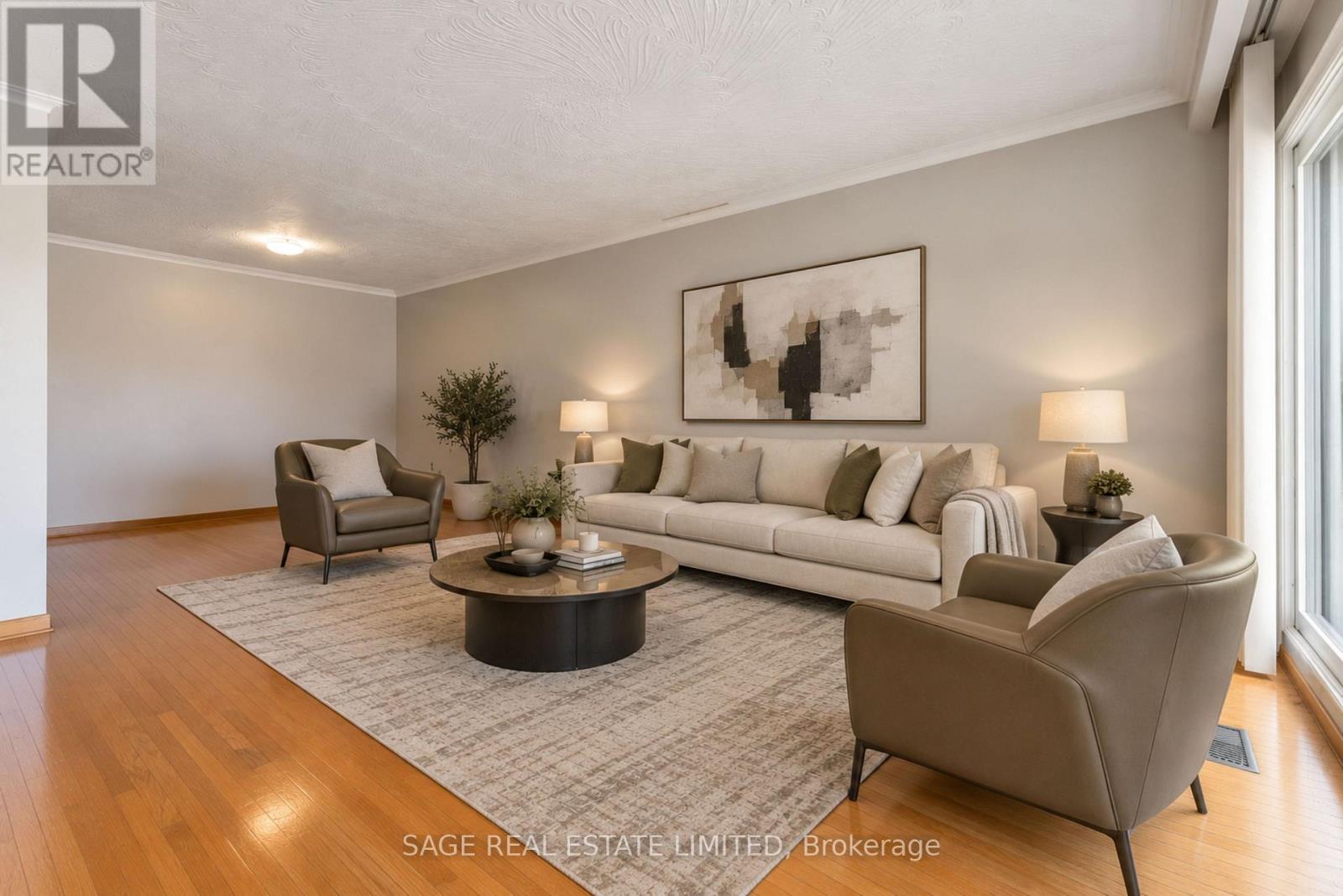 21 Debby Court, Toronto, Ontario  M9N 2L7 - Photo 4 - W13807988