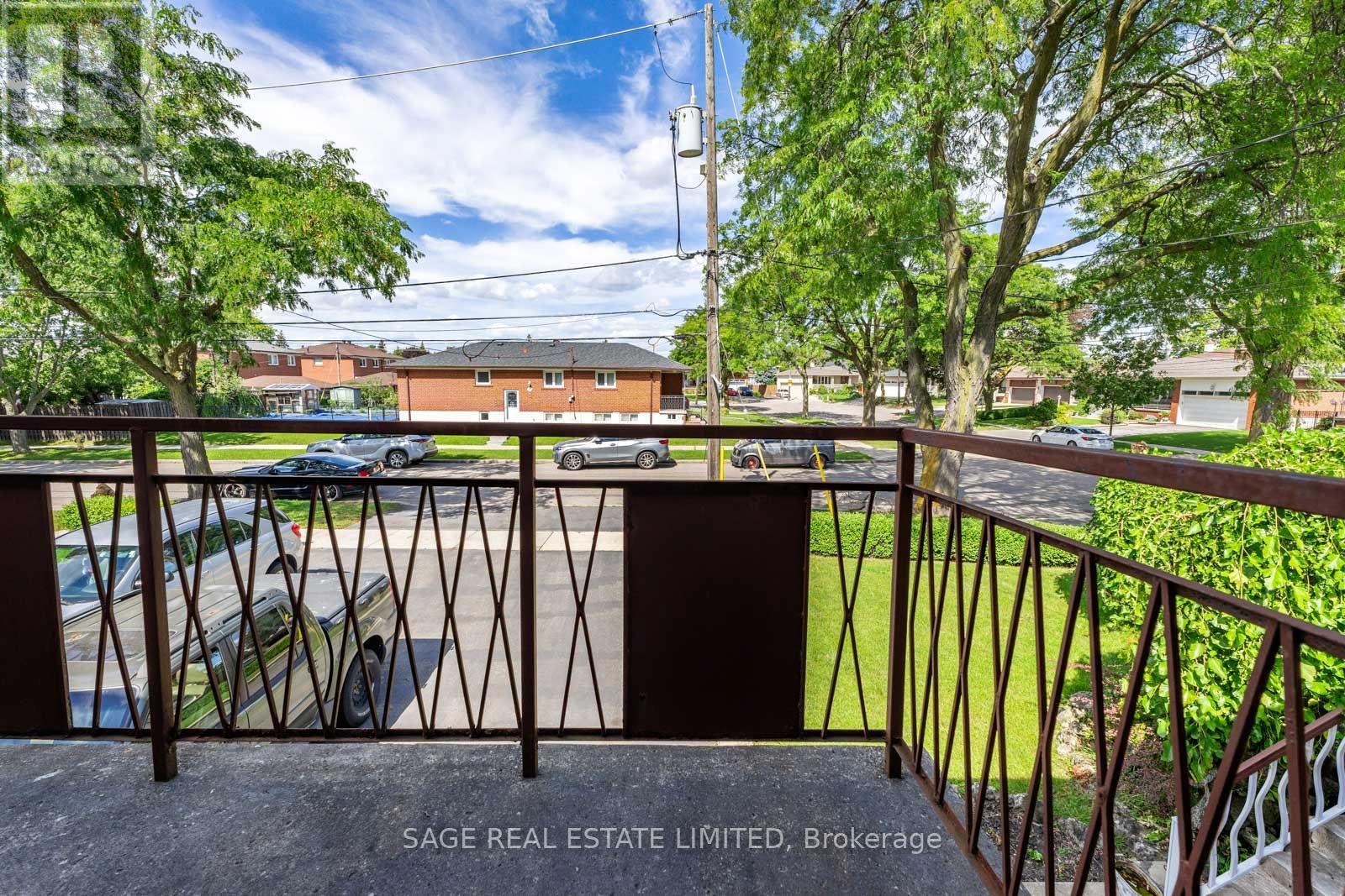 21 Debby Court, Toronto, Ontario  M9N 2L7 - Photo 41 - W13807988