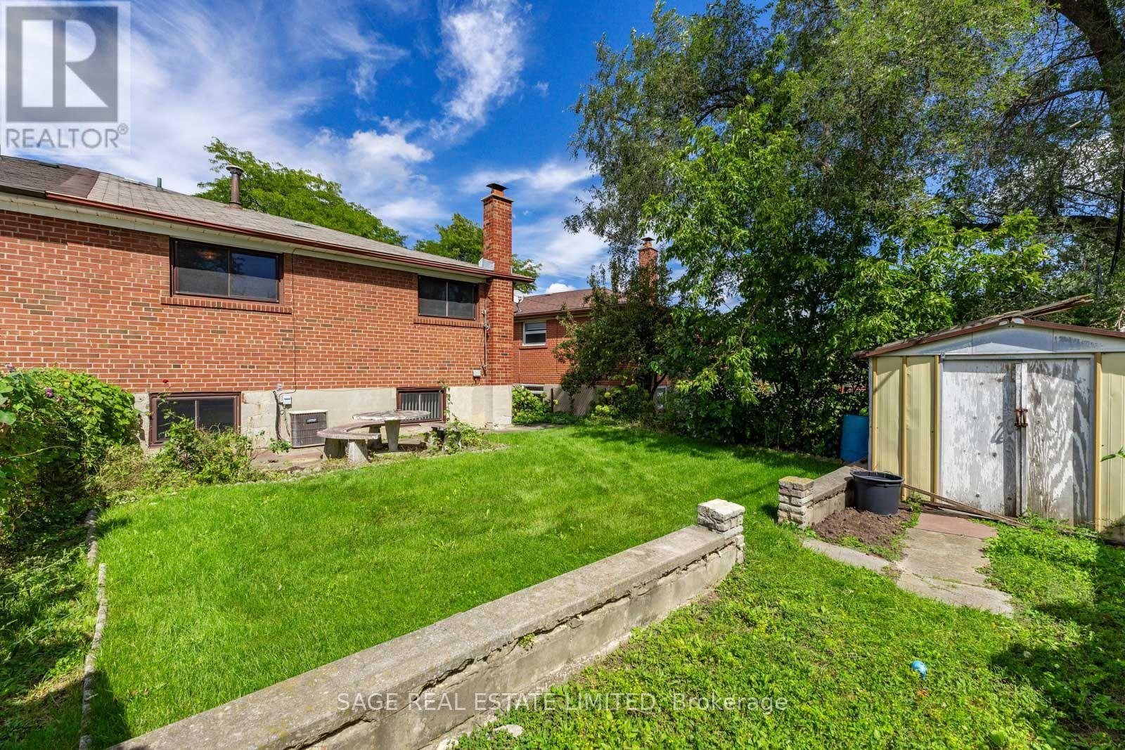 21 Debby Court, Toronto, Ontario  M9N 2L7 - Photo 48 - W13807988