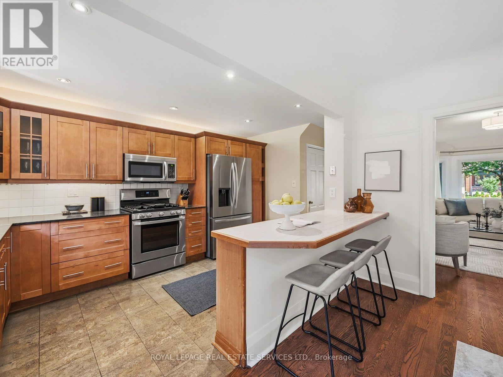 276 Durie Street, Toronto, Ontario  M6S 3G3 - Photo 13 - W13808030