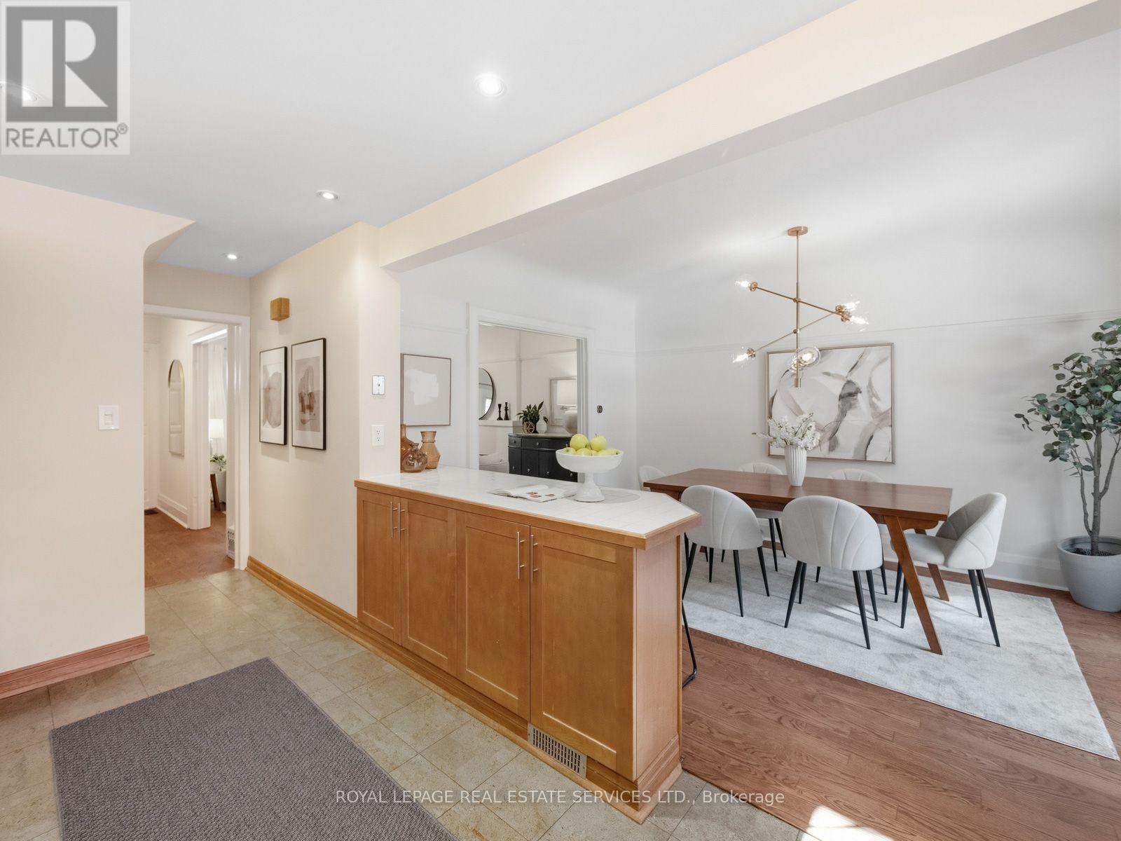 276 Durie Street, Toronto, Ontario  M6S 3G3 - Photo 17 - W13808030