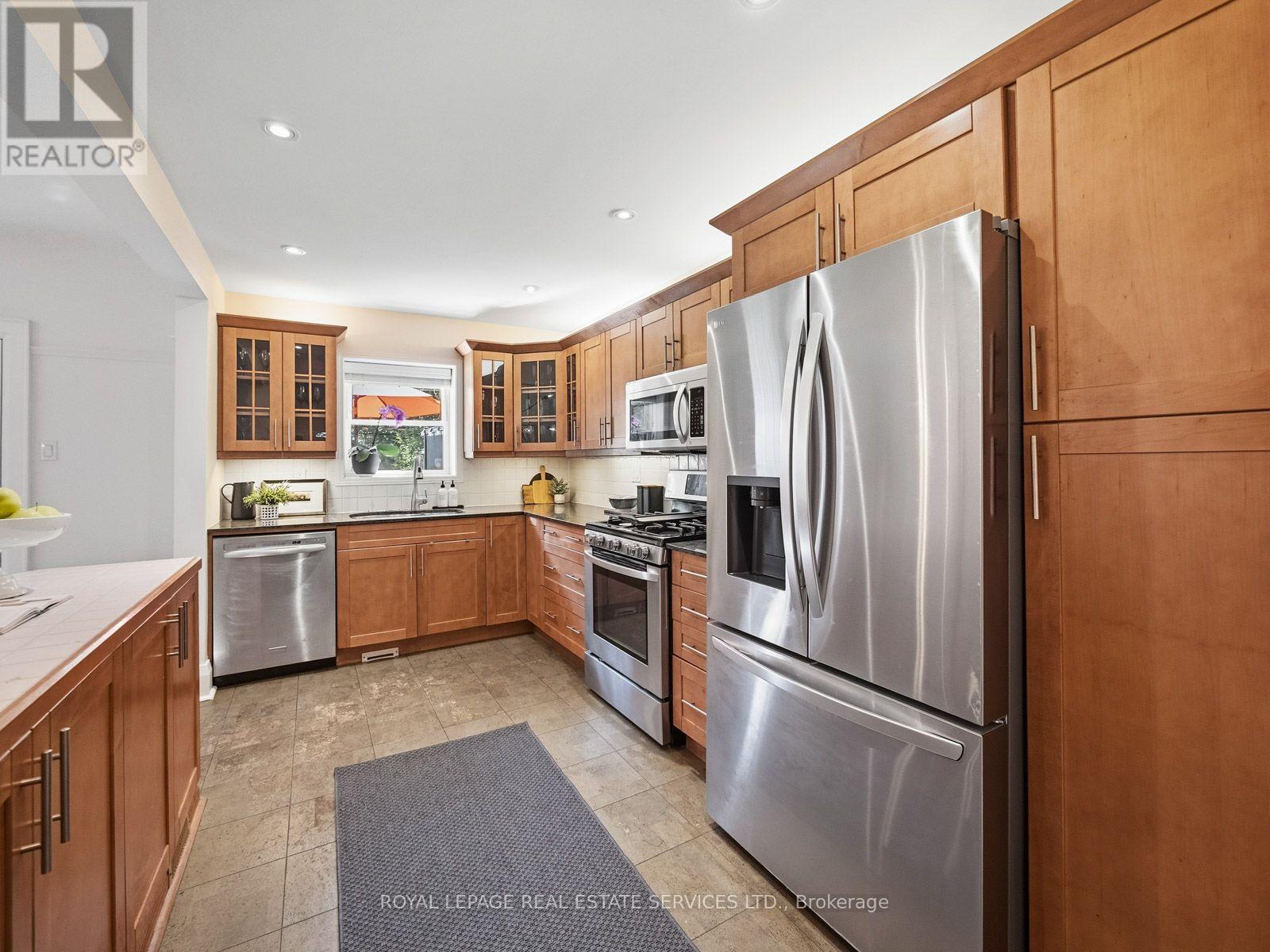276 Durie Street, Toronto, Ontario  M6S 3G3 - Photo 18 - W13808030