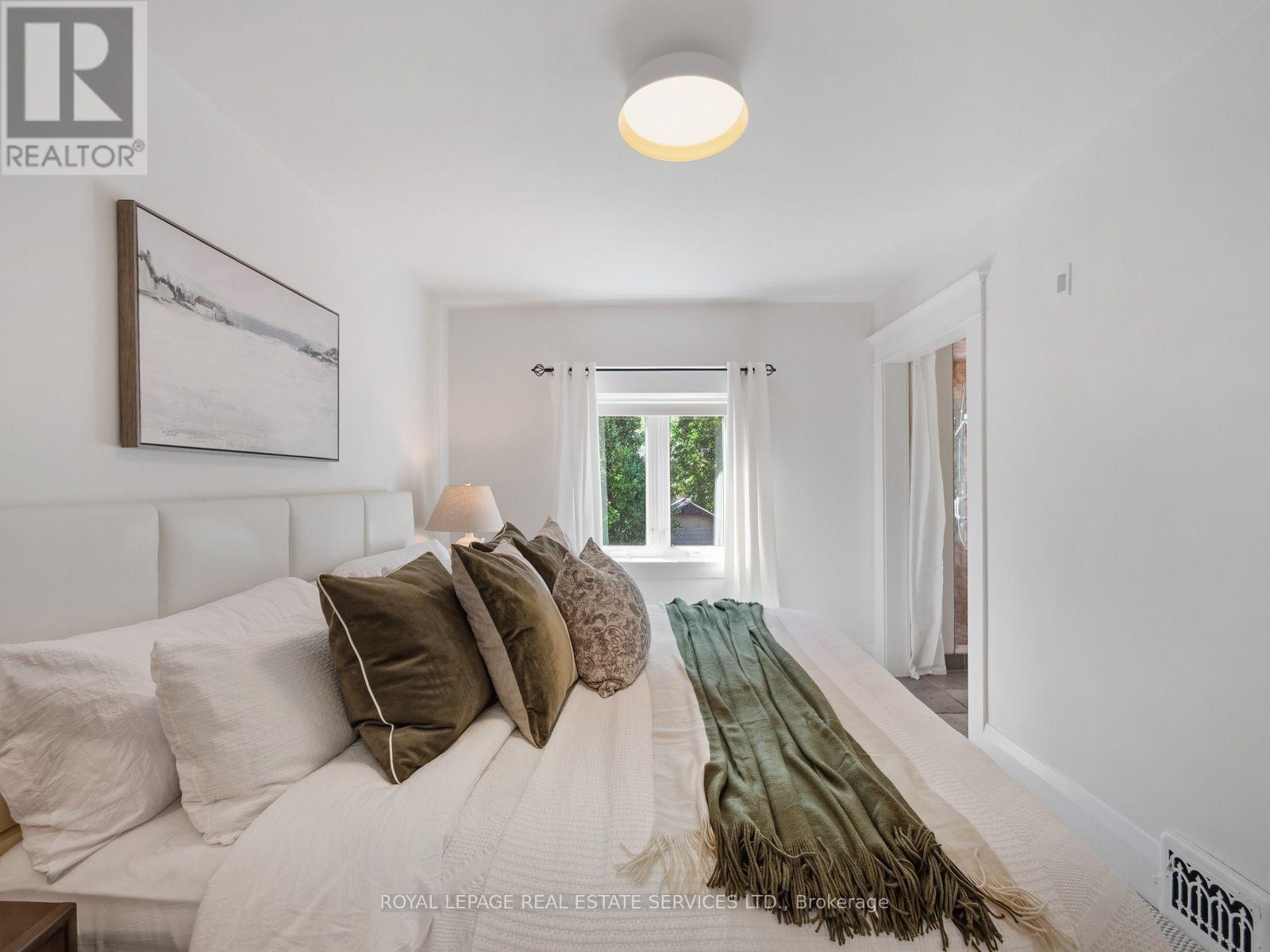 276 Durie Street, Toronto, Ontario  M6S 3G3 - Photo 23 - W13808030
