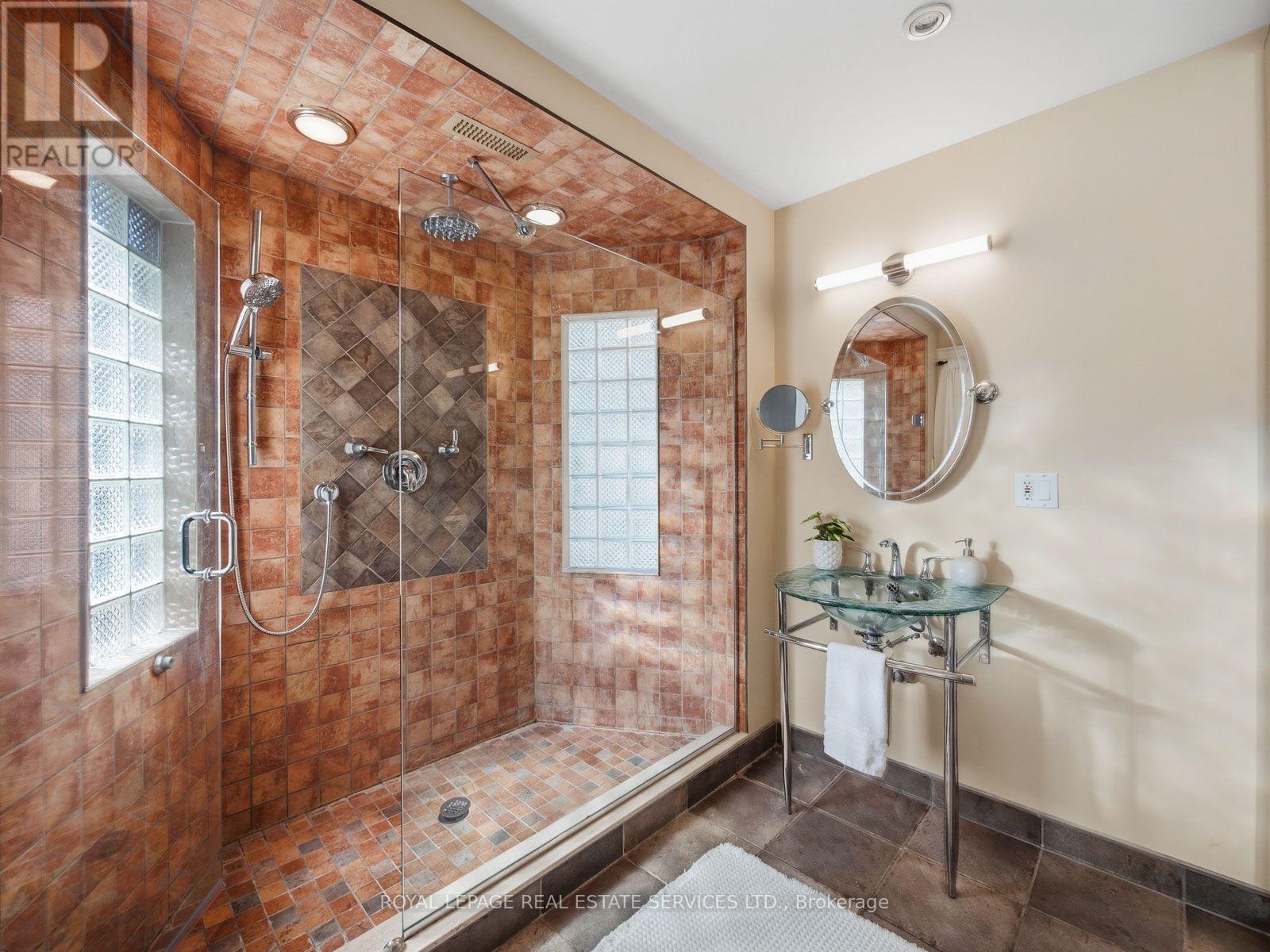 276 Durie Street, Toronto, Ontario  M6S 3G3 - Photo 26 - W13808030