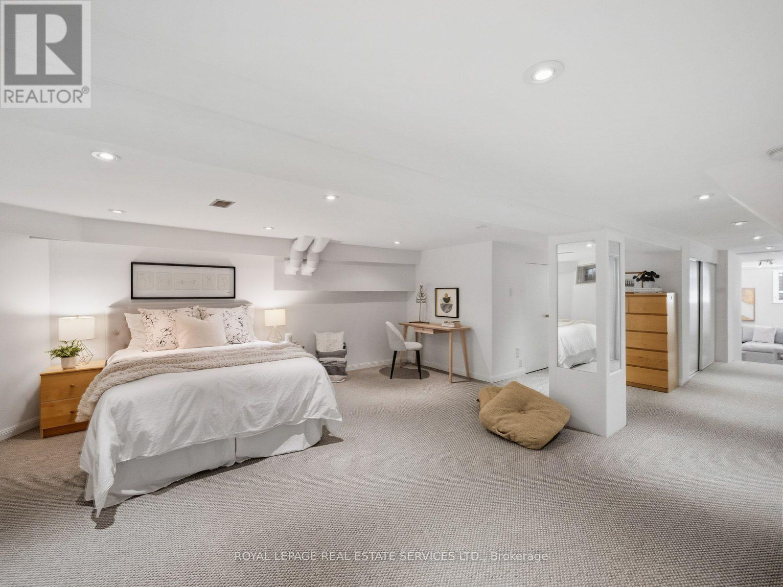 276 Durie Street, Toronto, Ontario  M6S 3G3 - Photo 33 - W13808030