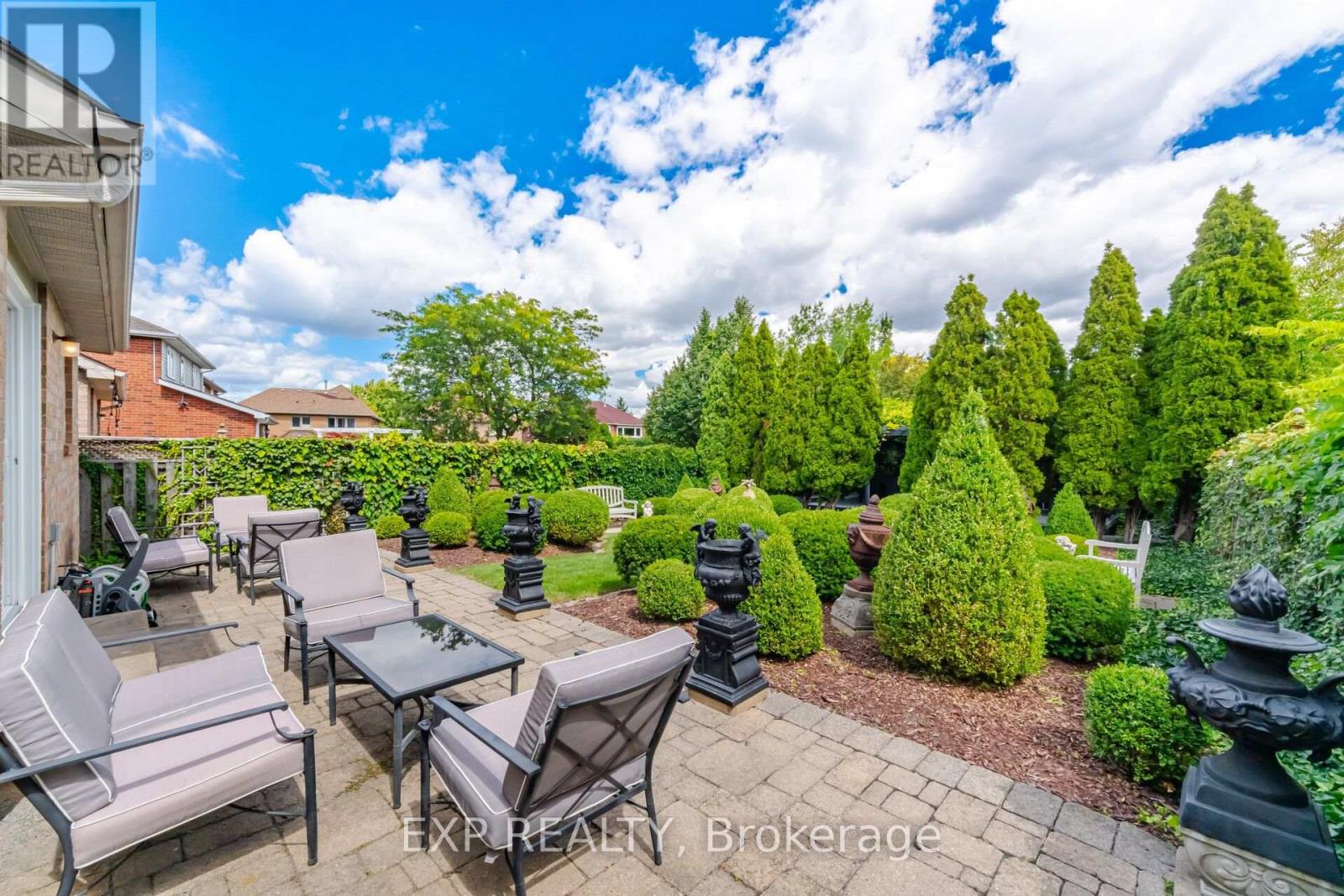 5911 Greensboro Drive, Mississauga, Ontario  L5M 5S4 - Photo 47 - W13808042