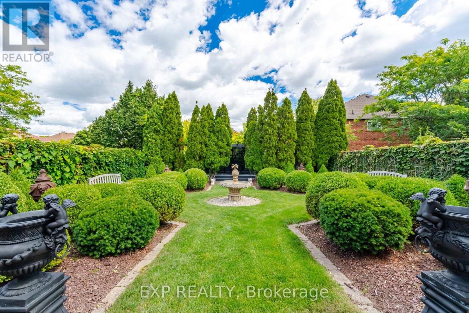 5911 Greensboro Drive, Mississauga, Ontario  L5M 5S4 - Photo 48 - W13808042