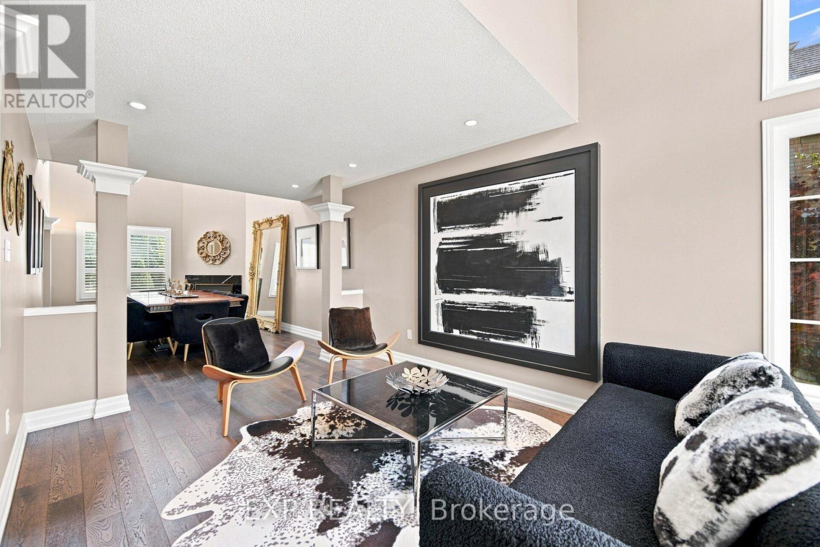5911 Greensboro Drive, Mississauga, Ontario  L5M 5S4 - Photo 7 - W13808042