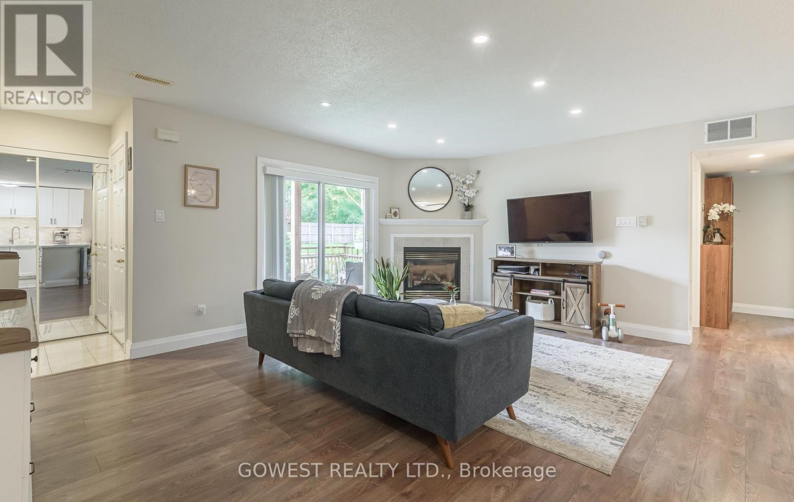 1202 - 4140 Foxwood Drive, Burlington, Ontario  L7M 4R4 - Photo 7 - W13808058