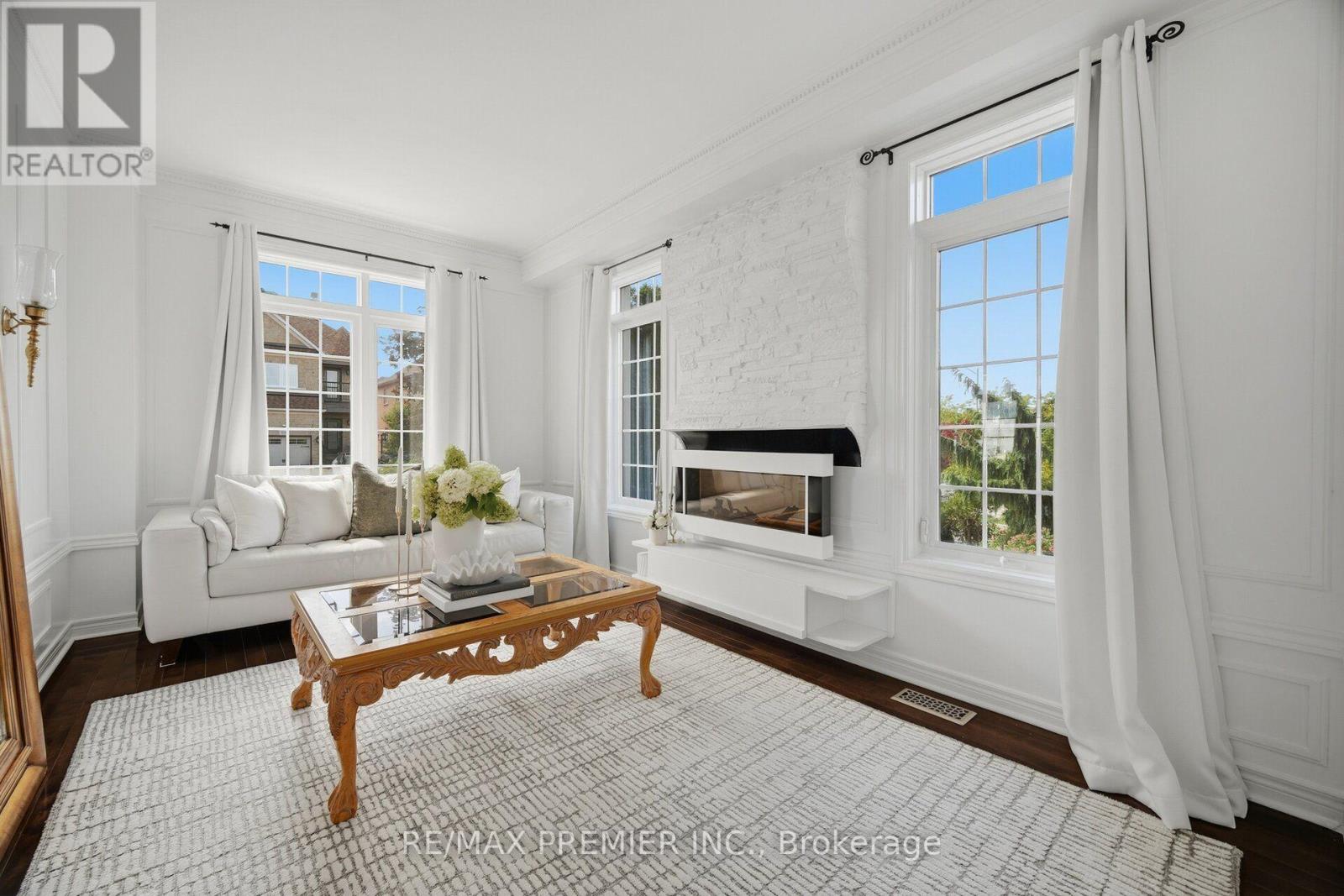 127 Ozner Crescent, Vaughan, Ontario  L4H 0G1 - Photo 6 - N13784926