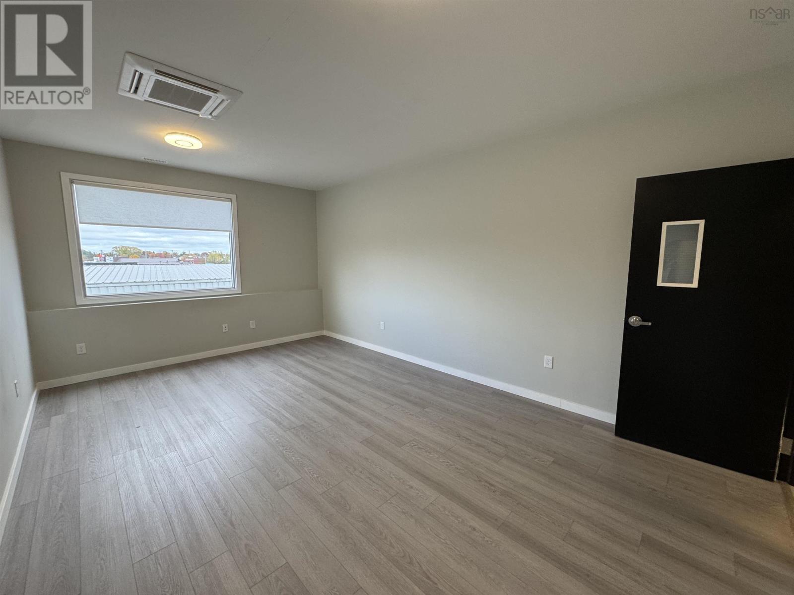 160e Robie Street, Truro, Nova Scotia  B2N 1L1 - Photo 11 - 202526212