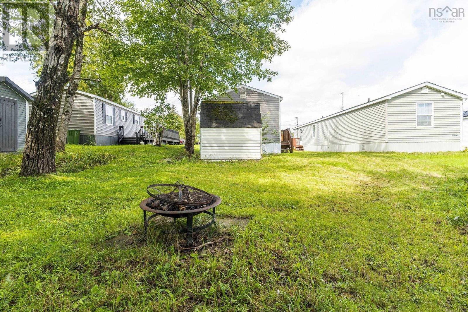 608 Macdonald Street photo 24