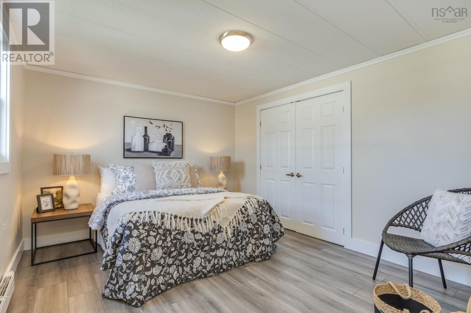 608 Macdonald Street photo 14