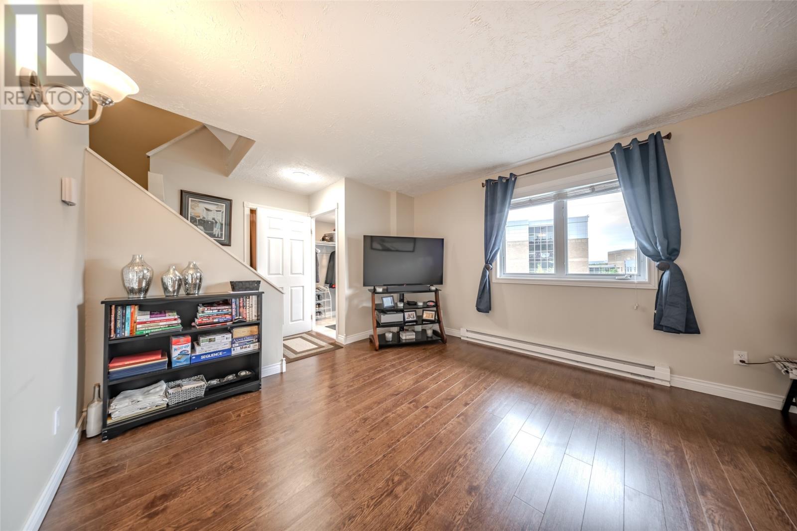 20 Newfoundland Drive photo 5