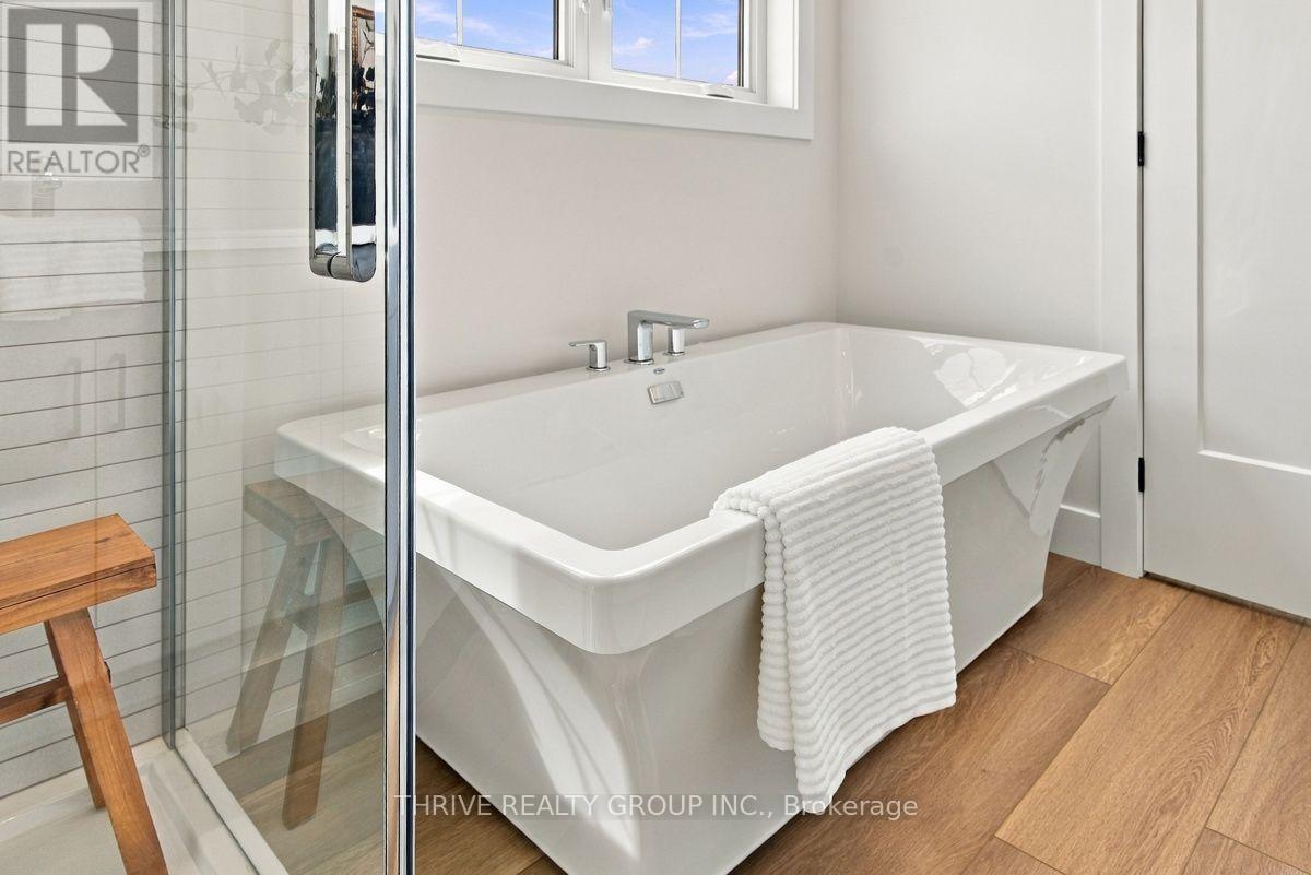 9887 Eric Street, Lambton Shores, Ontario  N0M 2N0 - Photo 25 - X13808188