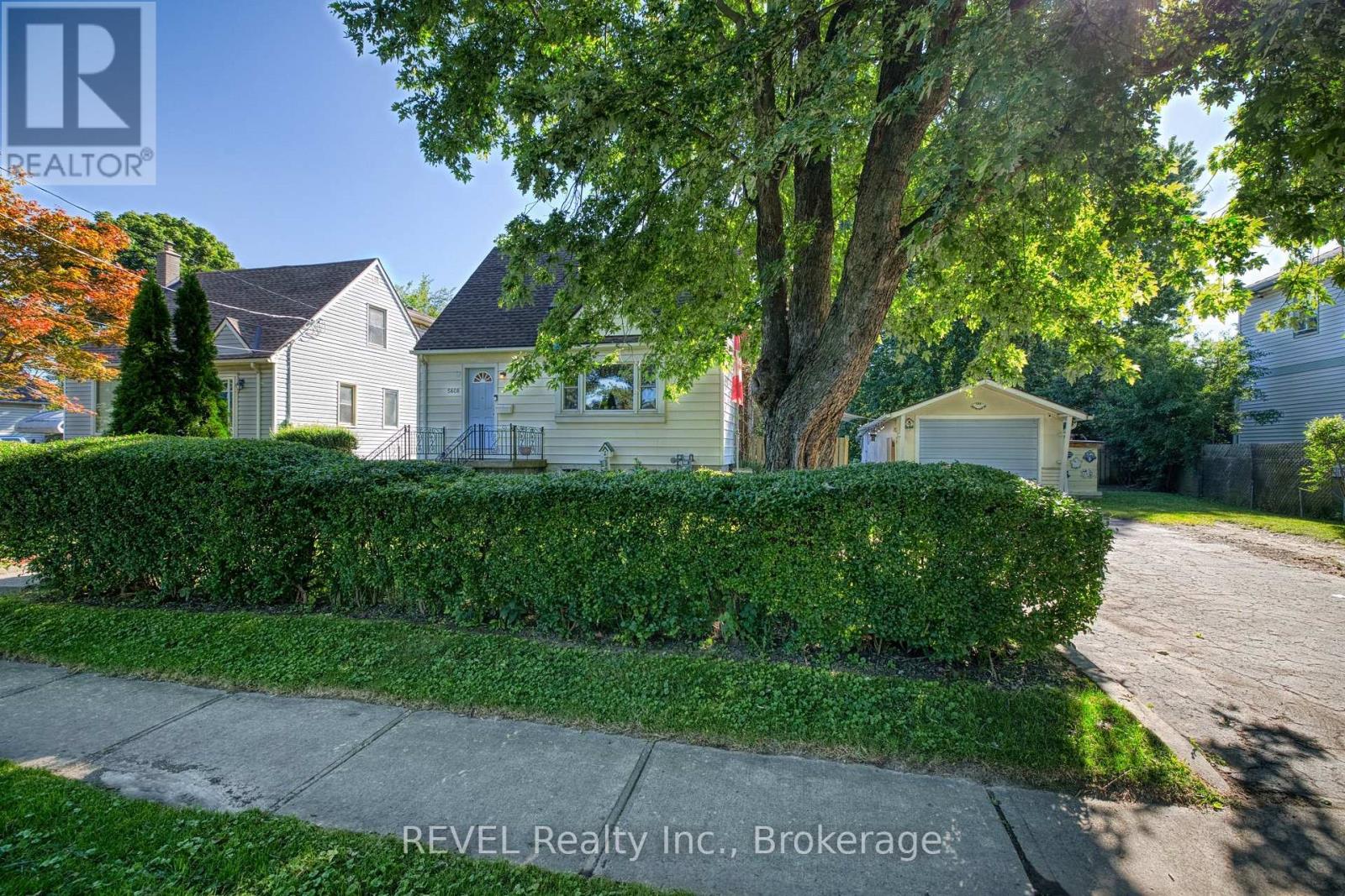 5608 Glamis Crescent, Niagara Falls (Hospital), Ontario L2G 1G3 - Photo 5 - X13808104
