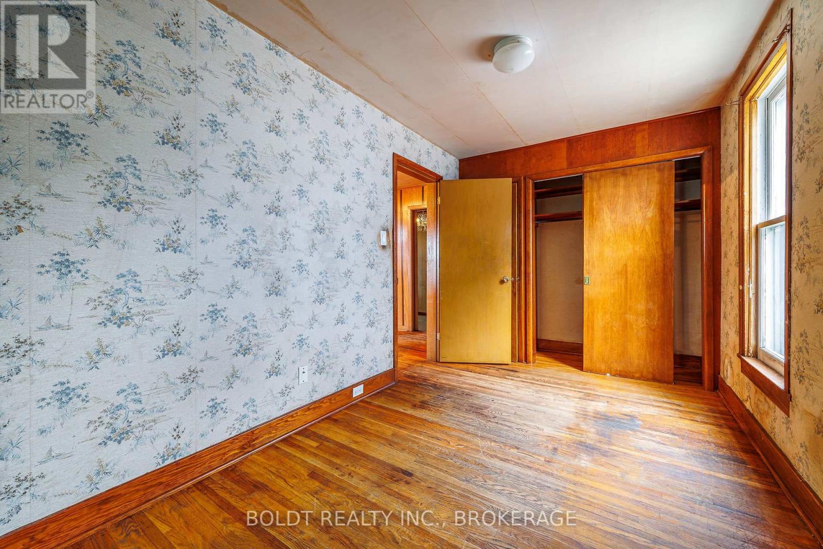 35 Regent Street, Thorold, Ontario  L2V 1T5 - Photo 10 - X13808190
