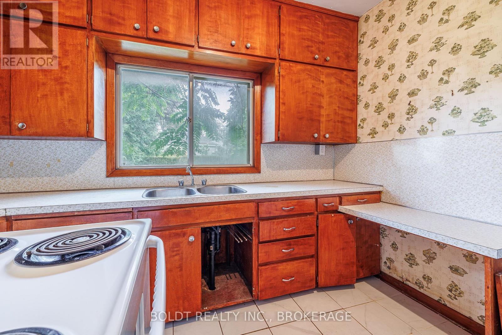 35 Regent Street, Thorold, Ontario  L2V 1T5 - Photo 12 - X13808190