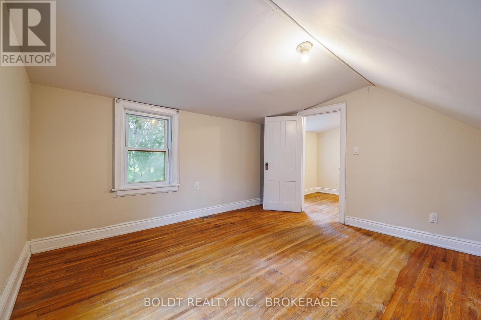 35 Regent Street, Thorold, Ontario  L2V 1T5 - Photo 17 - X13808190