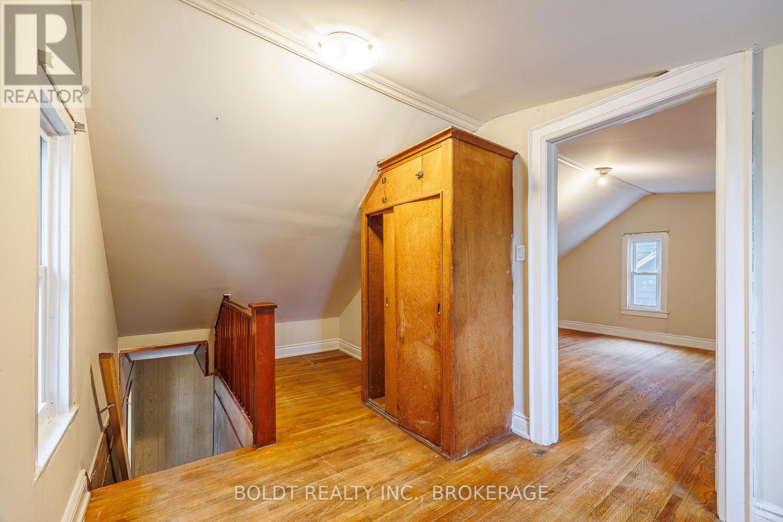 35 Regent Street, Thorold, Ontario  L2V 1T5 - Photo 18 - X13808190