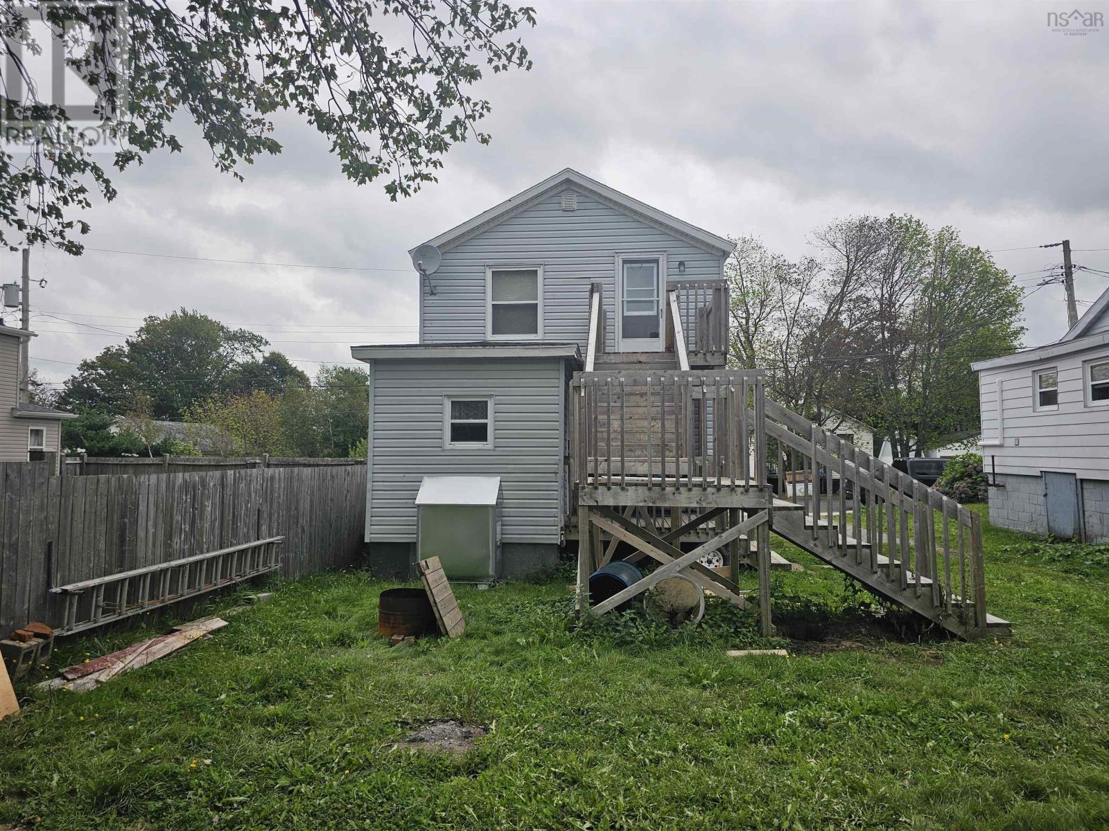 10 Manning Street, North Sydney, Nova Scotia  B2A 1Z5 - Photo 3 - 202623898